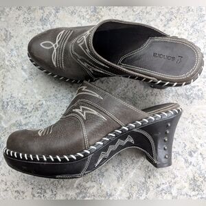 Sonora Mule Clog slip-on Cowboy Boot Style